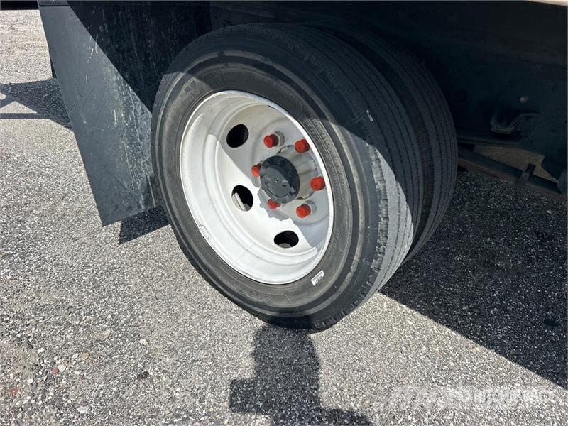 Isuzu NPR Sanduk kamioni
