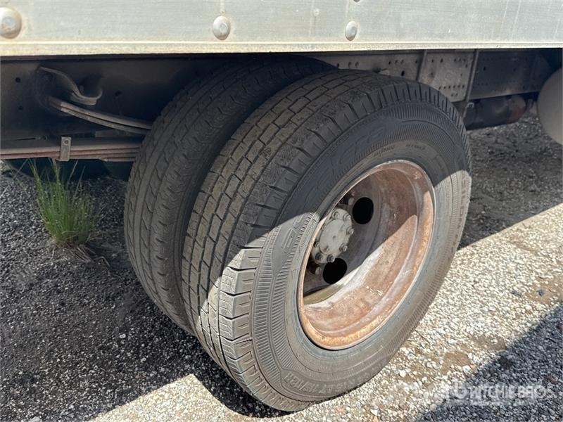 Isuzu NPR Skriňová nadstavba