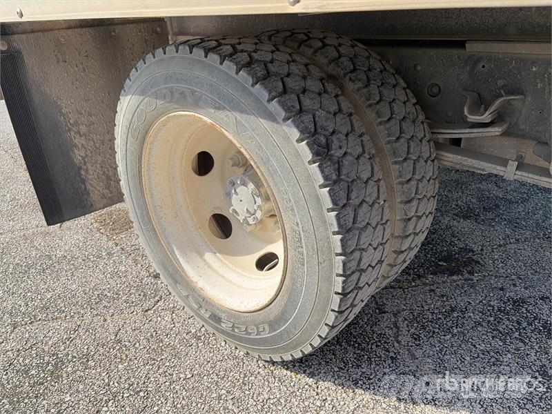 Isuzu NPR Φορτηγά Κόφα