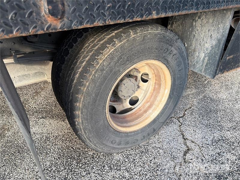 Isuzu NPR Andere Fahrzeuge