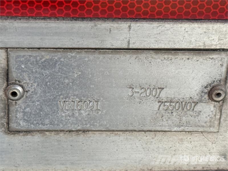 Isuzu NPR Skriňová nadstavba