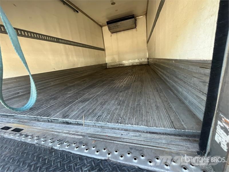 Isuzu NPR Camiones con temperatura controlada