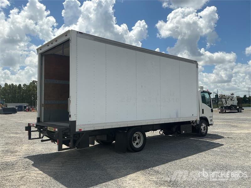 Isuzu NPR Camiones caja cerrada