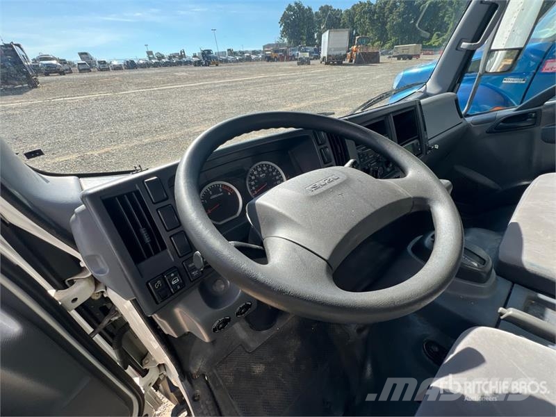 Isuzu NPR Camiones con temperatura controlada
