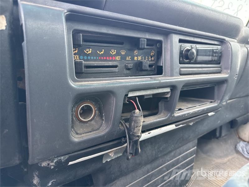 Isuzu NPR Skriňová nadstavba