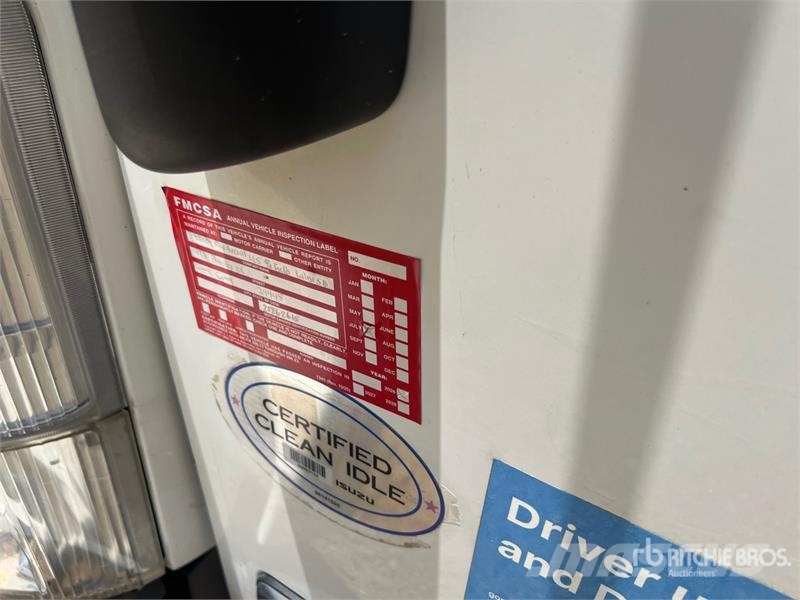 Isuzu NPR Camiones con temperatura controlada