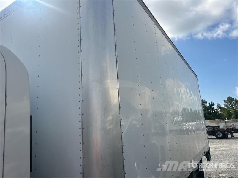Isuzu NPR Camiones caja cerrada