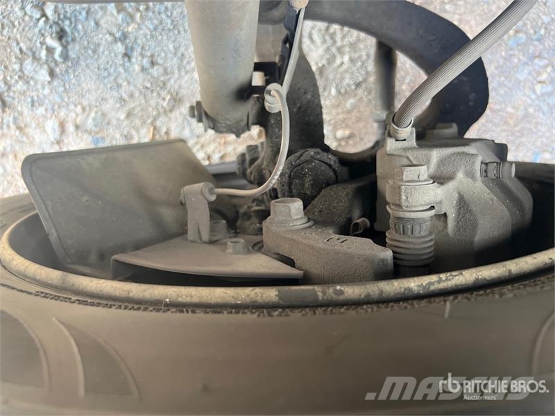 Isuzu NPR Camiones con temperatura controlada