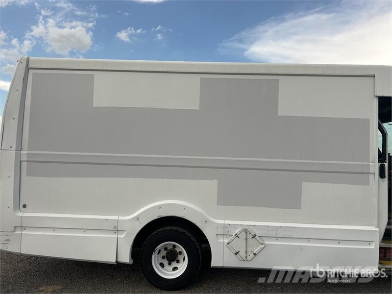 Isuzu NPR Lette lastebiler