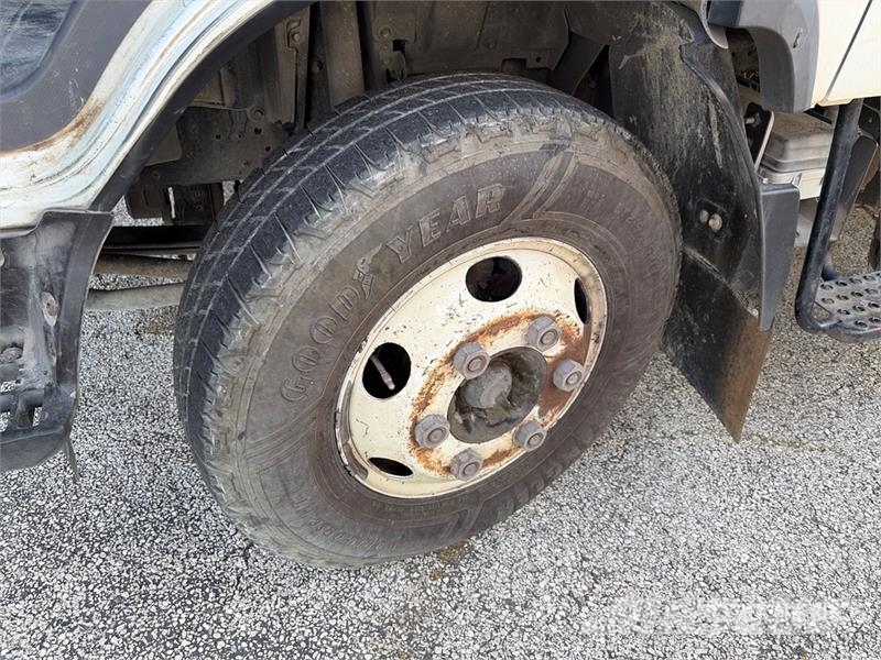 Isuzu NPR Andere Fahrzeuge