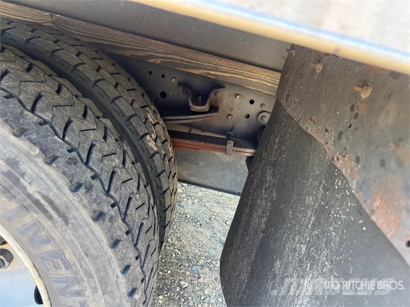 Isuzu NPR Camiones con temperatura controlada