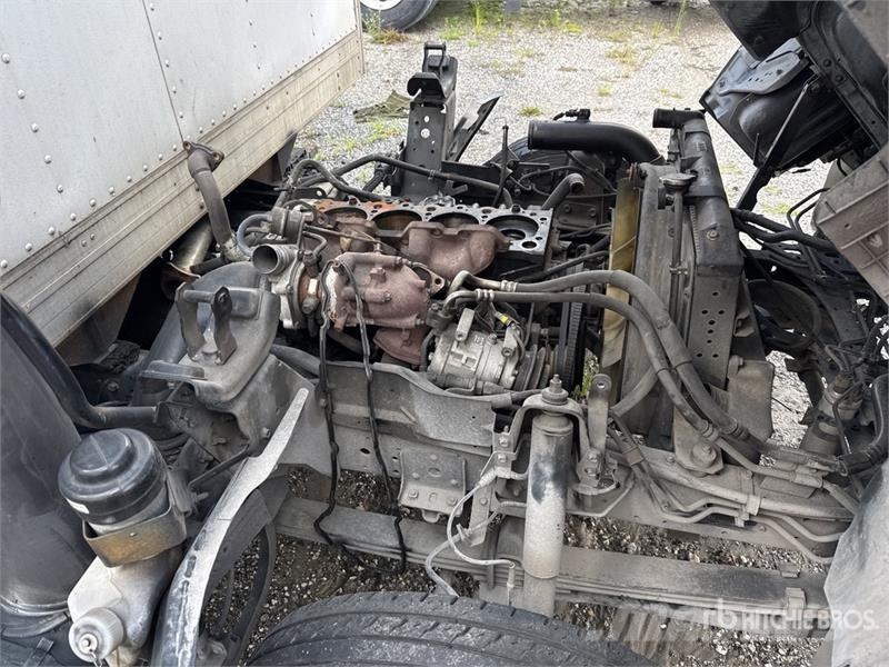 Isuzu NPR Skriňová nadstavba