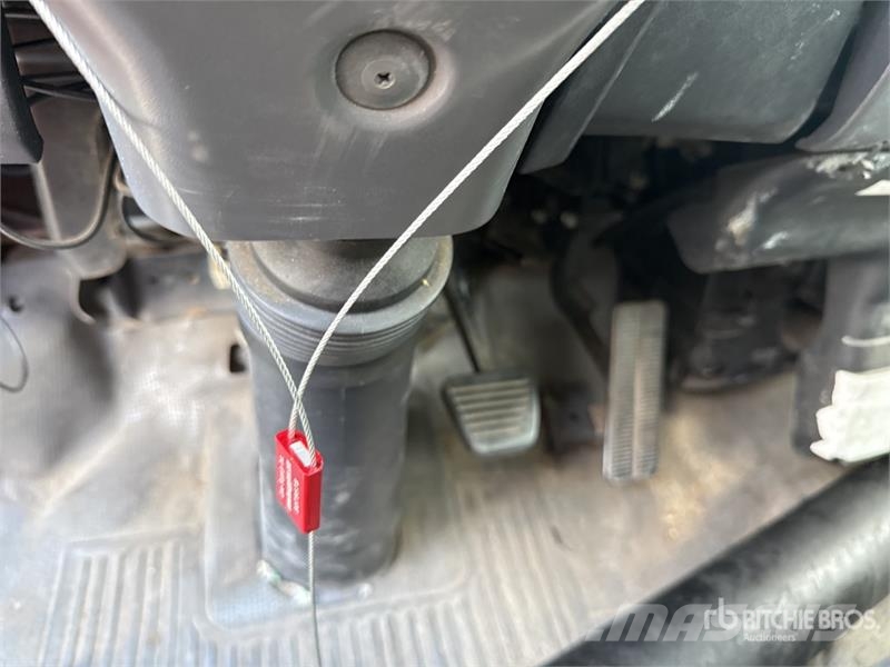 Isuzu NPR Skriňová nadstavba