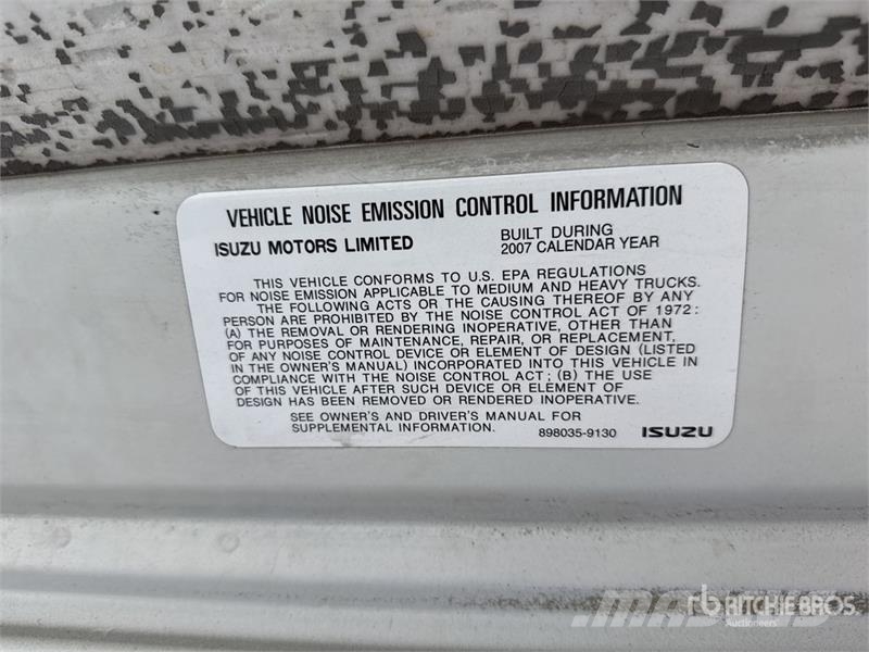 Isuzu NPR Skriňová nadstavba