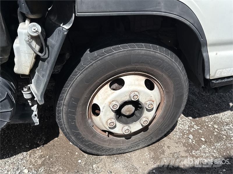 Isuzu NPR Skriňová nadstavba