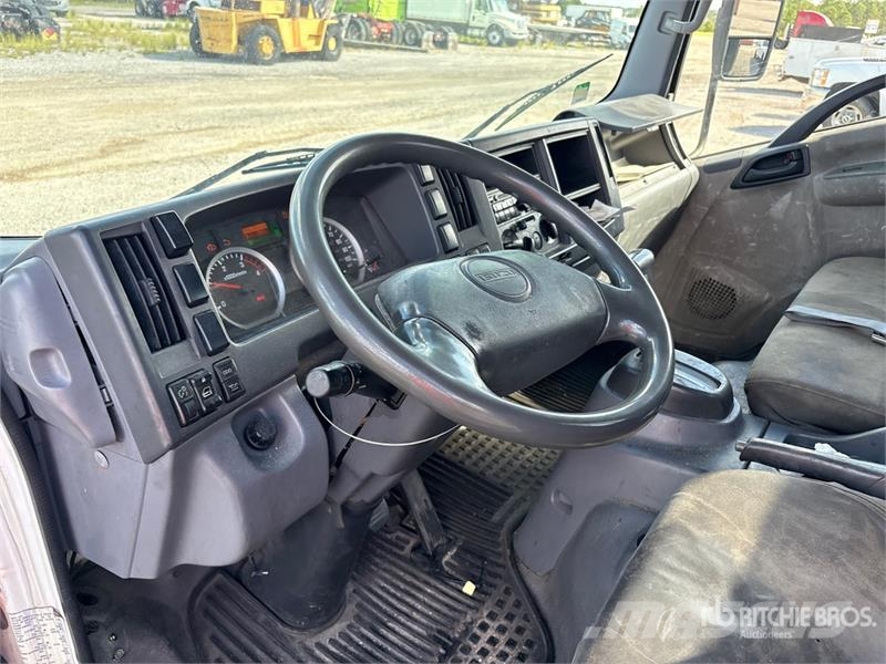 Isuzu NPR Flatbed / Dropside trucks