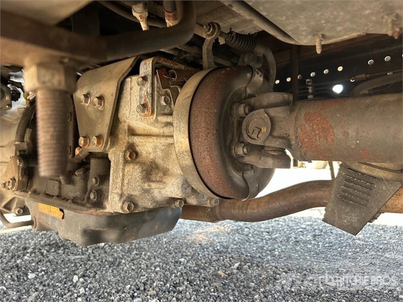 Isuzu NPR Sanduk kamioni