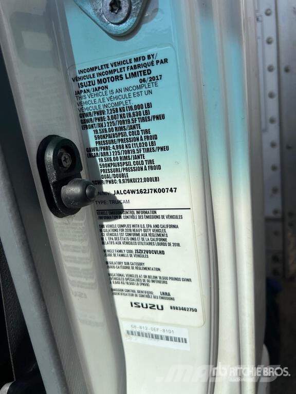 Isuzu NPR Camiones con temperatura controlada