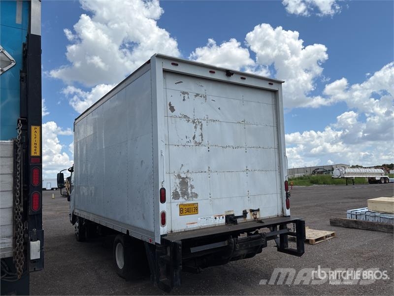 Isuzu NPR 탑차 트럭