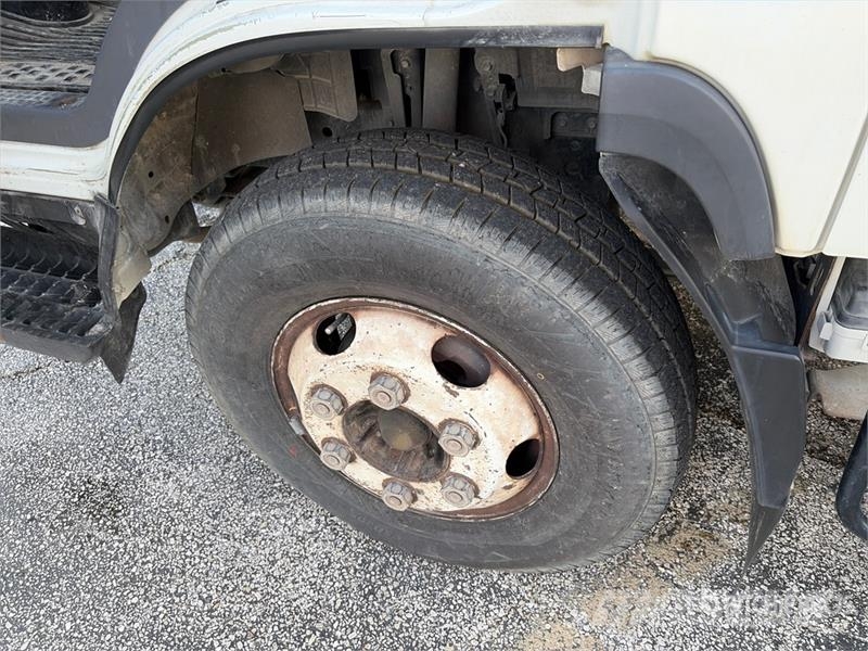Isuzu NPR Andere Fahrzeuge