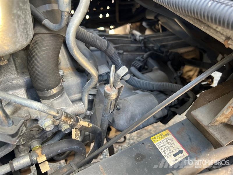 Isuzu NPR Camiones con temperatura controlada