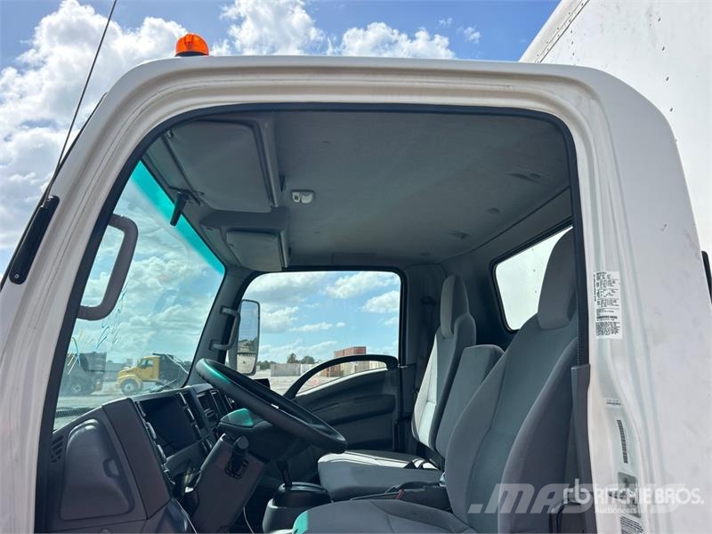 Isuzu NPR Sanduk kamioni