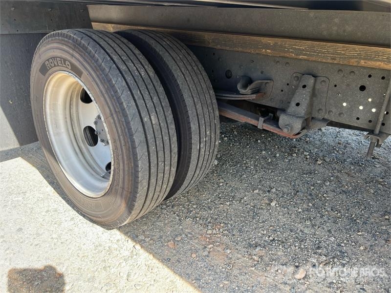 Isuzu NPR Camiones con temperatura controlada