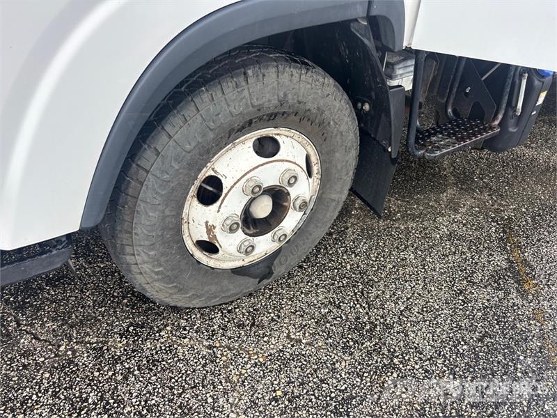 Isuzu NPR Other trucks