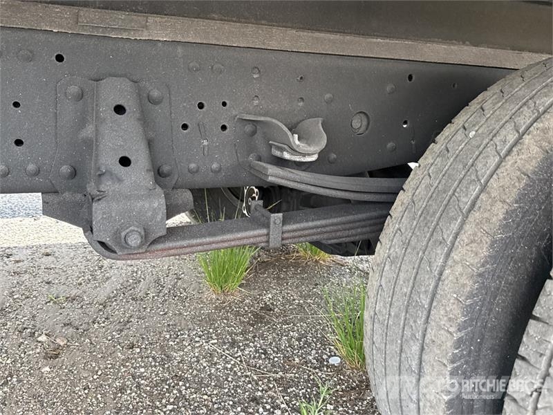Isuzu NPR Skriňová nadstavba