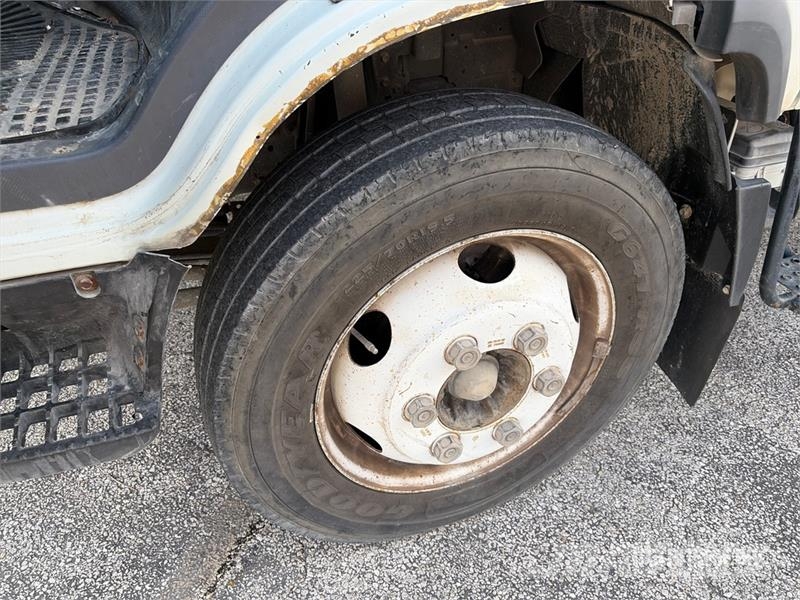 Isuzu NPR Andere Fahrzeuge