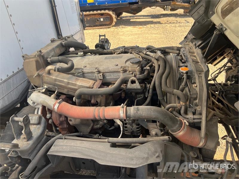 Isuzu NPR Camiones con temperatura controlada