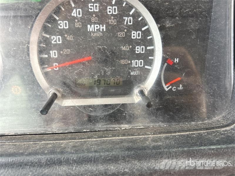 Isuzu NPR Lette lastebiler