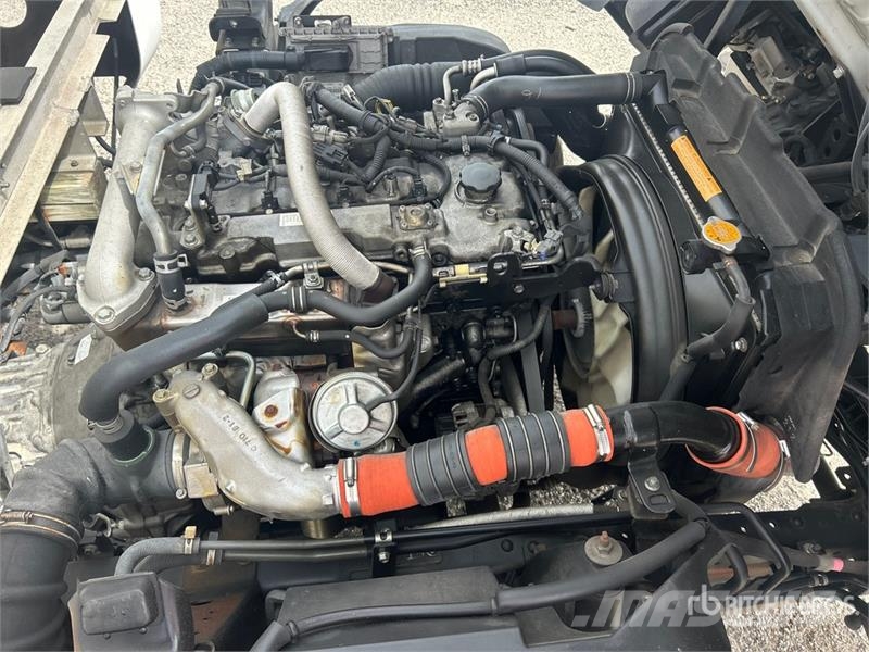 Isuzu NPR 4x2 Sprayer Truck Вантажівки / спеціальні
