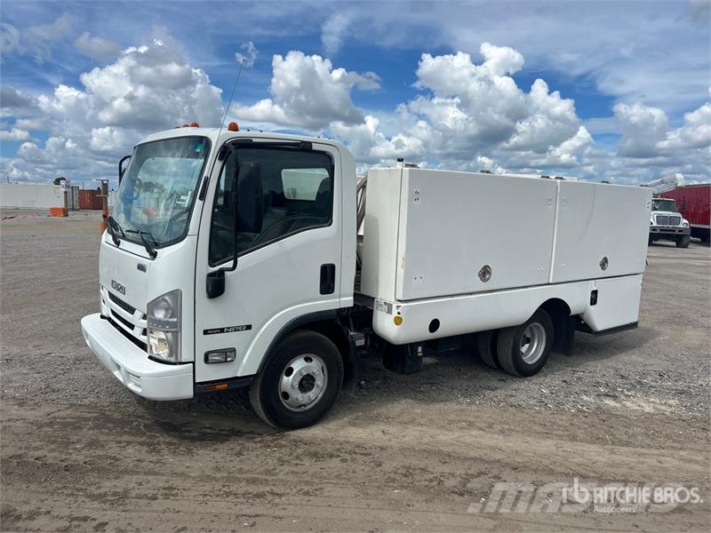 Isuzu NPR 4x2 Sprayer Truck Вантажівки / спеціальні