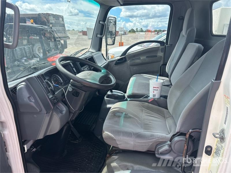 Isuzu NPR 4x2 Sprayer Truck Вантажівки / спеціальні
