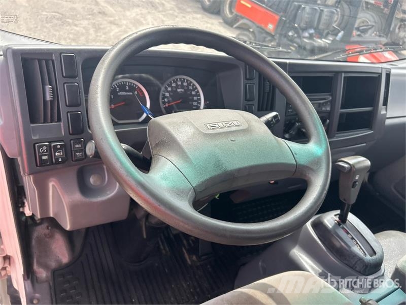 Isuzu NPR 4x2 Sprayer Truck Вантажівки / спеціальні