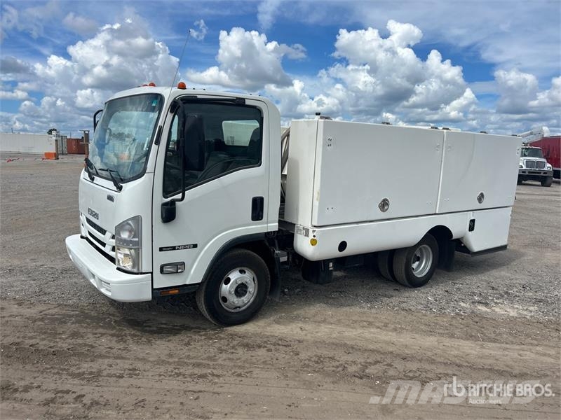 Isuzu NPR 4x2 Sprayer Truck Вантажівки / спеціальні