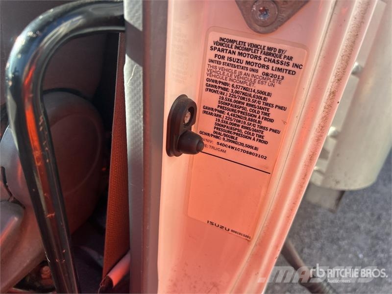 Isuzu NPR HD Camiones caja cerrada