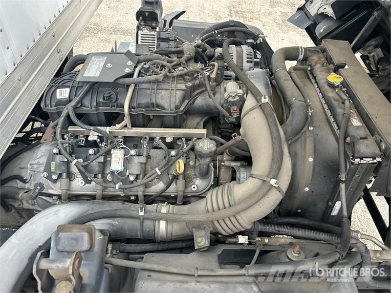 Isuzu NPR HD Camiones caja cerrada