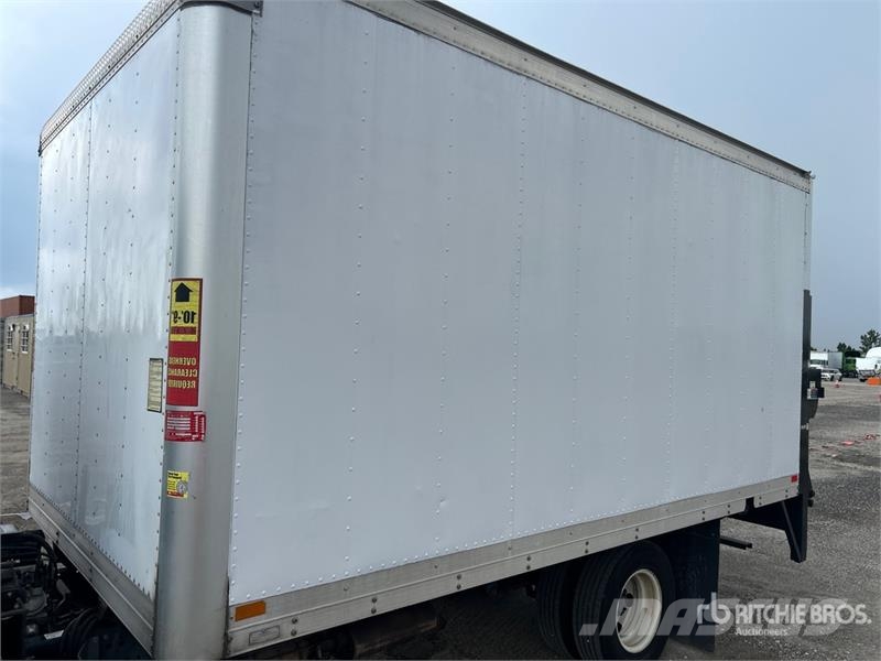 Isuzu NPR HD Camiones caja cerrada