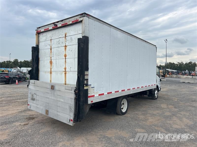 Isuzu NPR HD Camiones caja cerrada