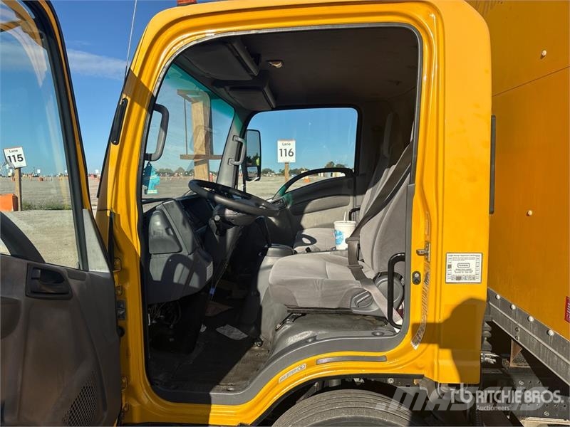 Isuzu NPR HD Bakwagens met gesloten opbouw