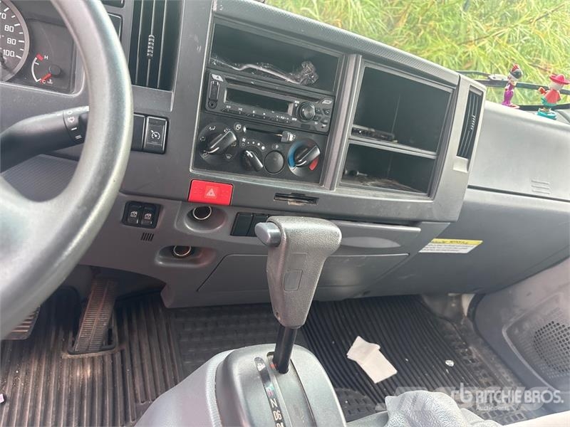Isuzu NPR HD Skåpbilar