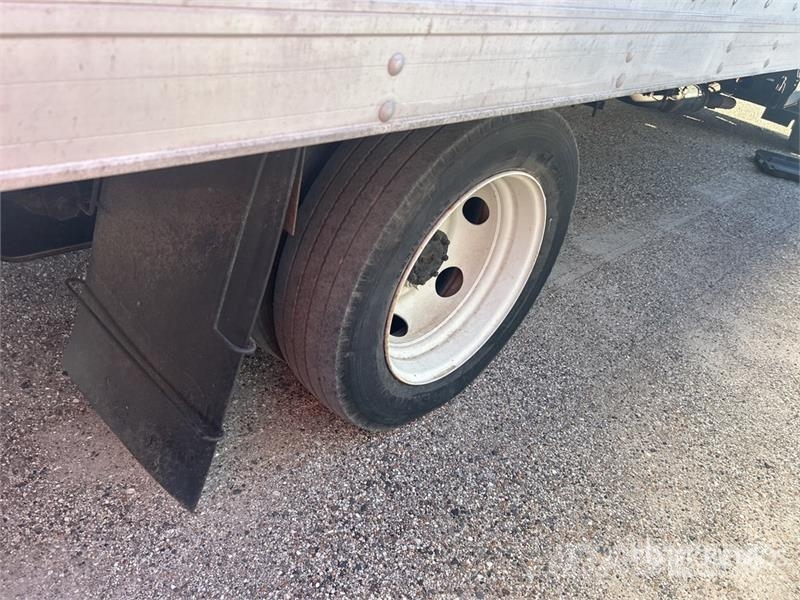 Isuzu NPR HD Camiones caja cerrada