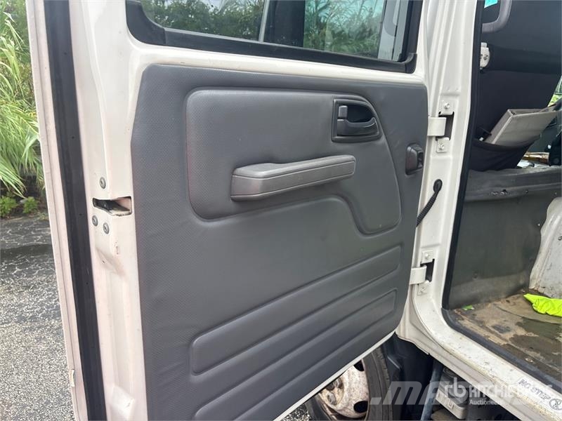 Isuzu NPR HD Skåpbilar