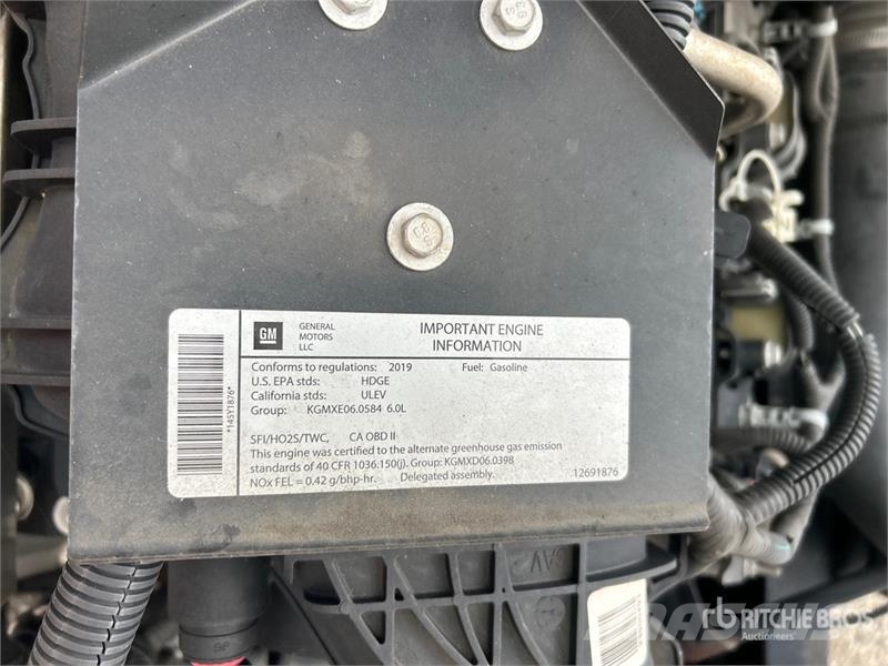 Isuzu NPR HD Camiones caja cerrada