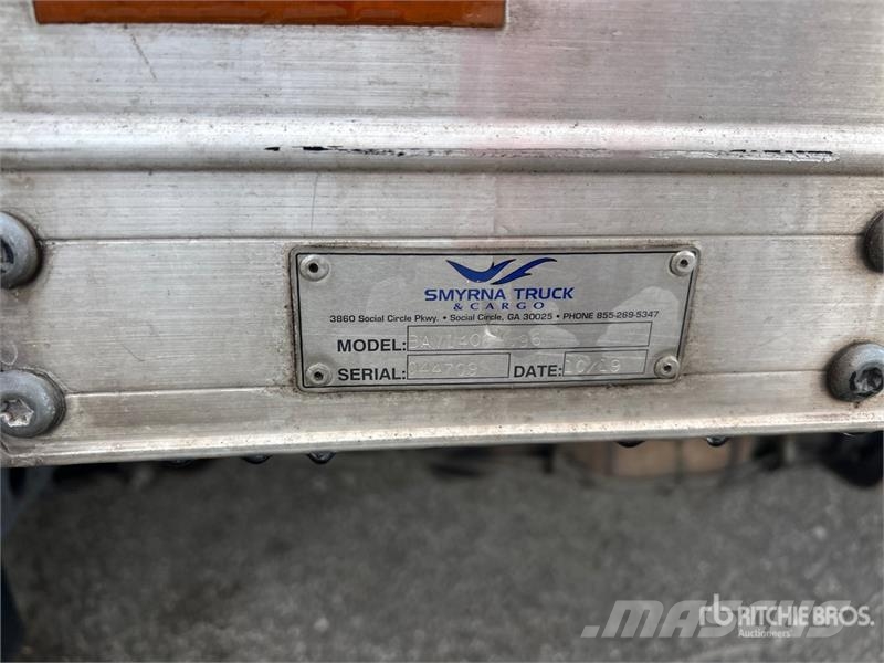 Isuzu NPR HD Camiones caja cerrada