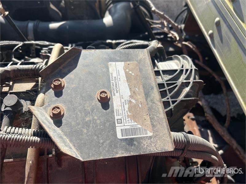 Isuzu NPR HD Camiones caja cerrada