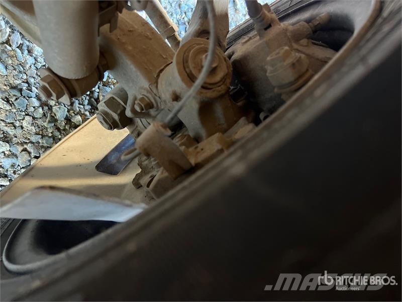 Isuzu NPR HD 4x2 Crew Cab Landscape Truck Otros camiones