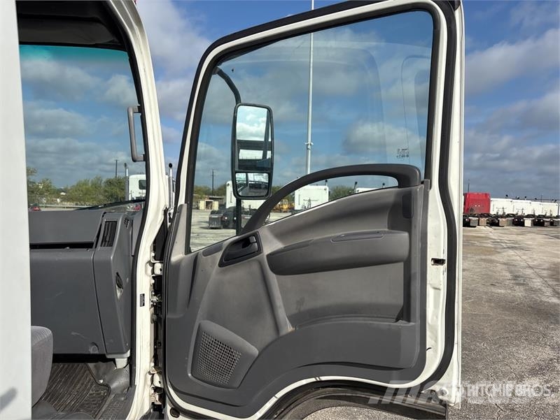 Isuzu NPR HD 4x2 Van Truck Camiones con caja de remolque